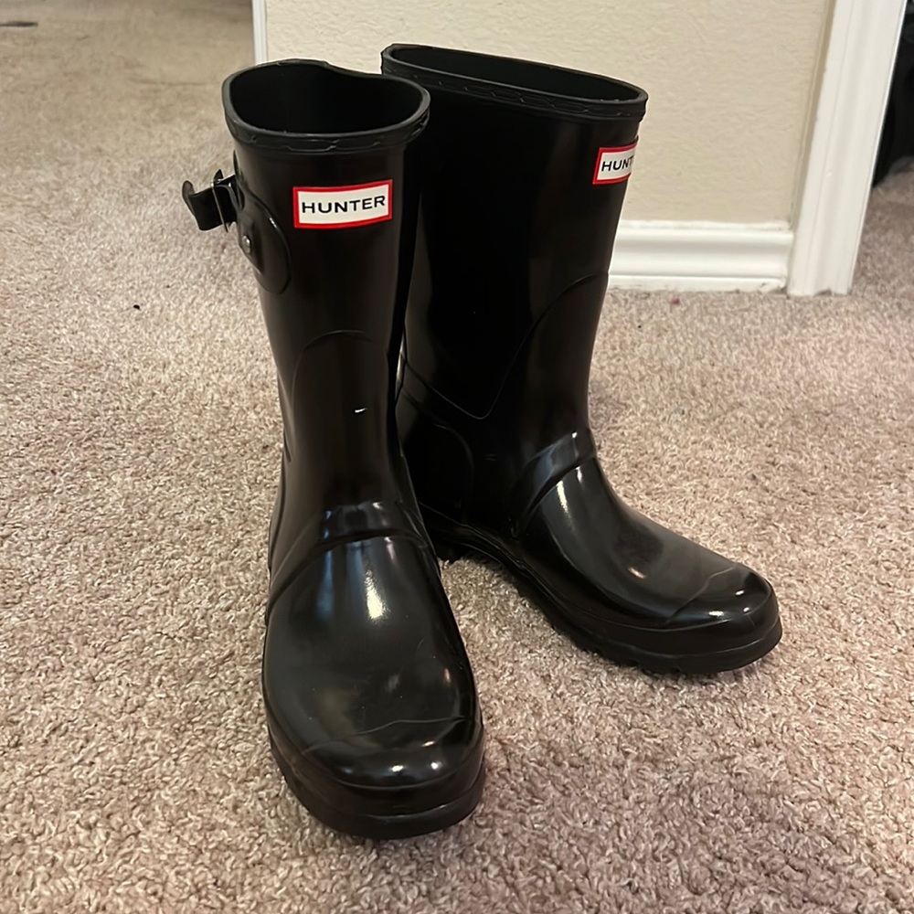 Hunter short rain boots size 9